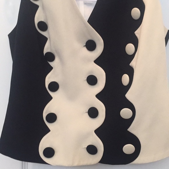 Vest - Picture 3 of 5